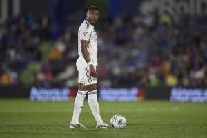 阿斯：阿拉巴明白需要證明自己身體狀況穩(wěn)定，才有機會留在皇馬